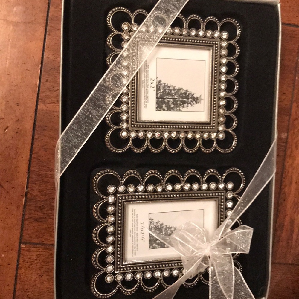 Pictures frame